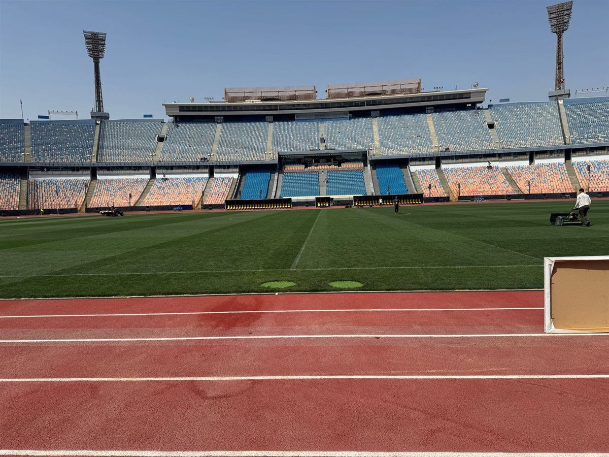 وزير الرياضة يتفقد ستاد القاهرة قبل مباراة الأهلي وصن داونز<br alt=