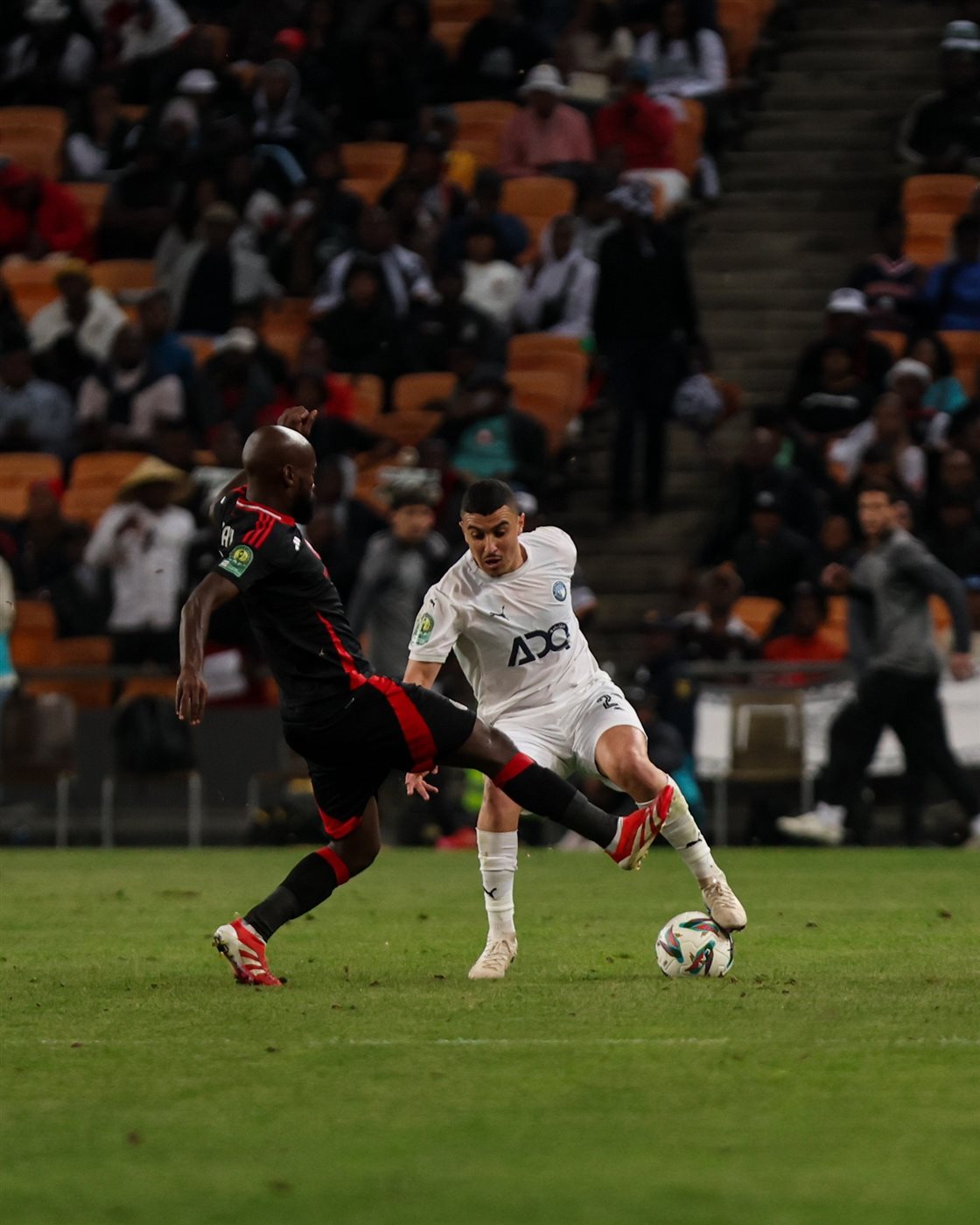 القنوات الناقلة لمباراة بيراميدز وأورلاندو بايرتس مباشر