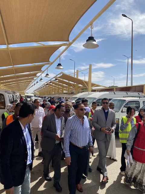 نائب محافظ الأقصر وحملة على المواقف للتوعية ضد الإدمان