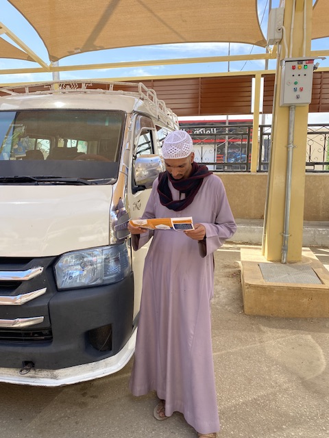 نائب محافظ الأقصر وحملة على المواقف للتوعية ضد الإدمان