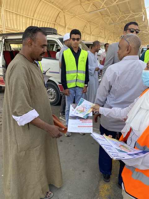 نائب محافظ الأقصر وحملة على المواقف للتوعية ضد الإدمان