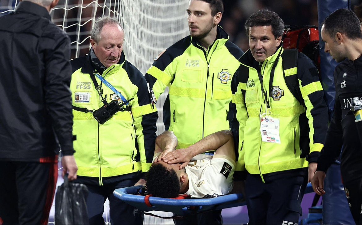 إصابة محمد عبد المنعم في مباراة نيس وباريس سان جيرمان