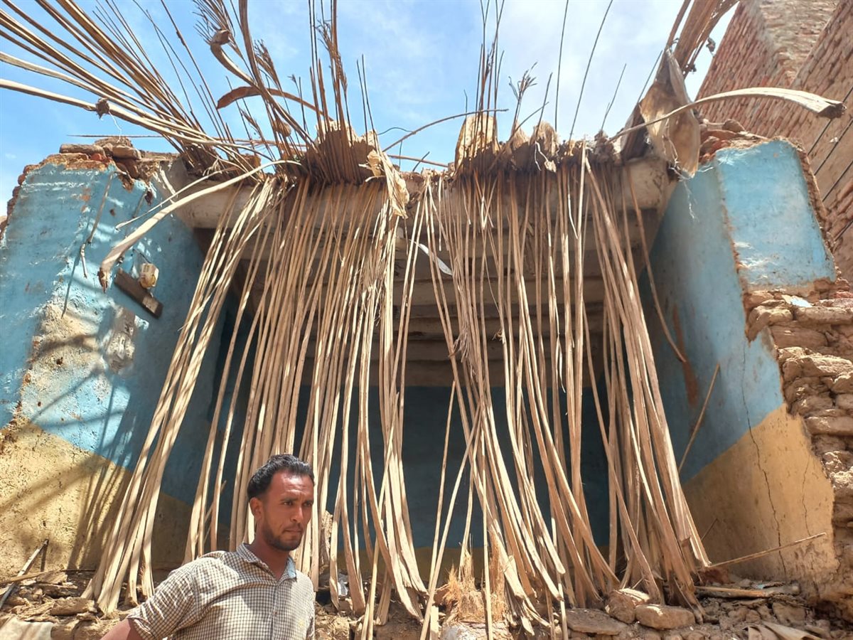 انهيار منزل من الطوب اللبن 