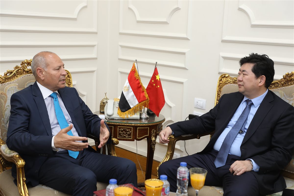 محافظ القاهرة يستقبل وفد مدينة بكين لتعزيز التعاون في المجالات المختلفة 