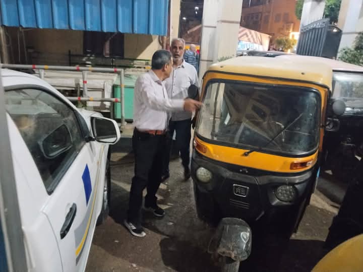 ضبط 60 توك توك مخالف خلال حملات مرورية في كوم حمادة 