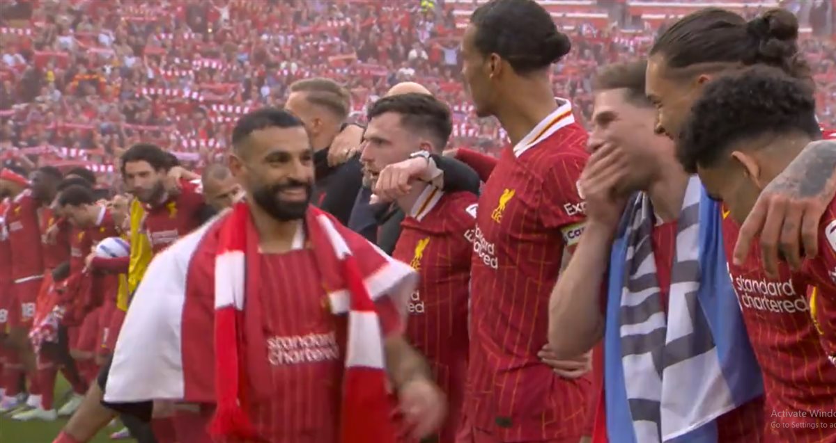 بعد التتويج بلقب بريميرليج.. محمد صلاح يرفض الاحتفال بالخمر مع داروين نونيو