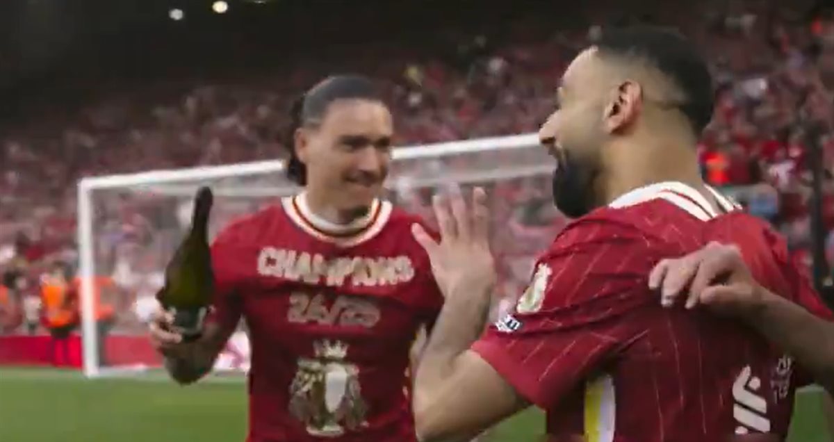 محمد صلاح يرفض الاحتفال بـ الخمر بعد التتويج بالدوري الإنجليزي