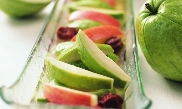 طريقة عمل سلطة الجوافة بخطوات بسيطة