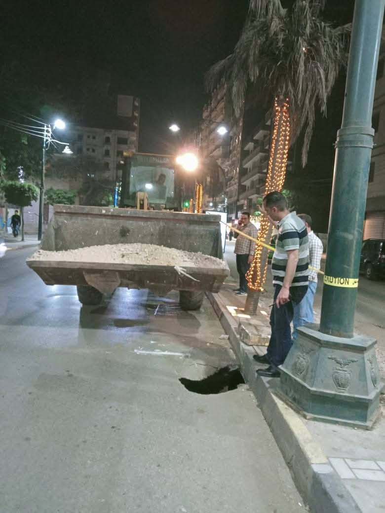 هبوط أرضي في شارع باريس بالمنوفية