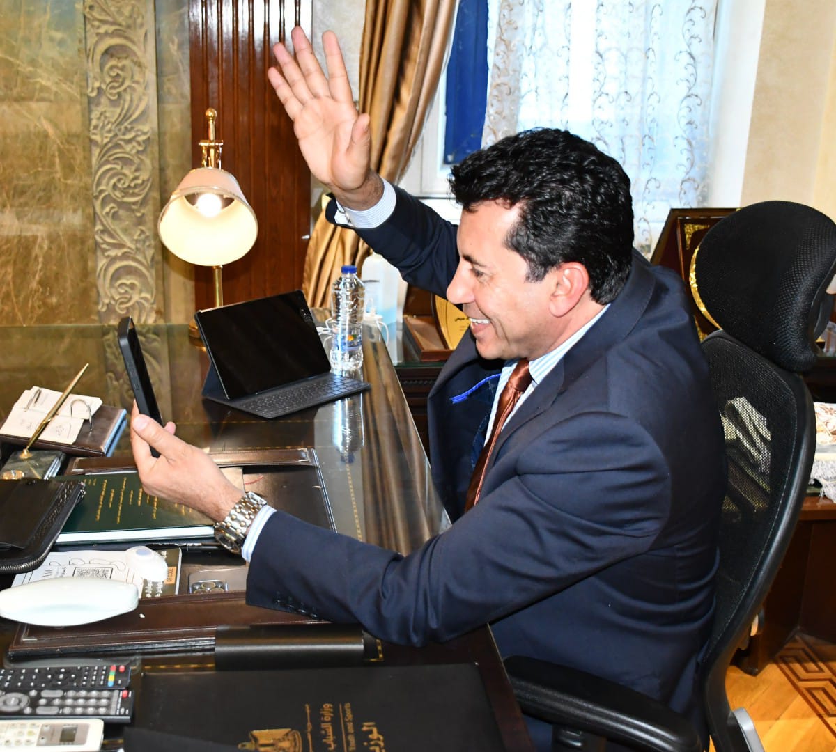 وزير الرياضة يهنيء منتخب رفع الأثقال بعد إنجازهم بالبطولة