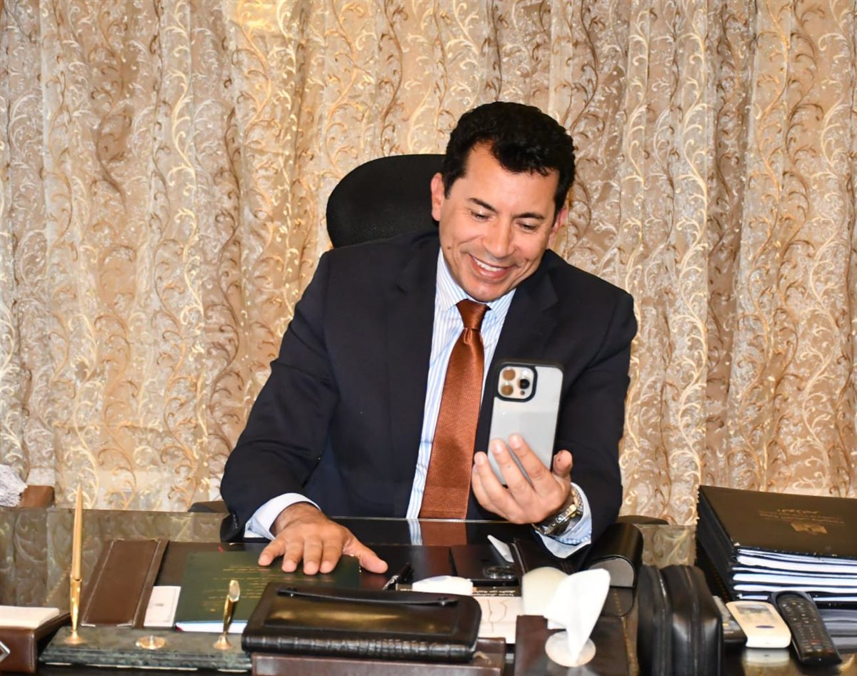 وزير الرياضة يهنيء منتخب رفع الأثقال بعد إنجازهم بالبطولة