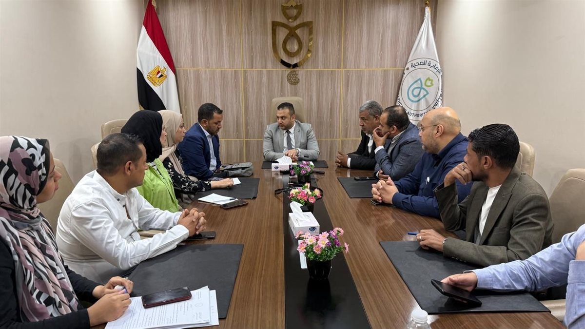 الدكتور محمد شعبان مدير هيئة الرعاية الصحية بالأقصر