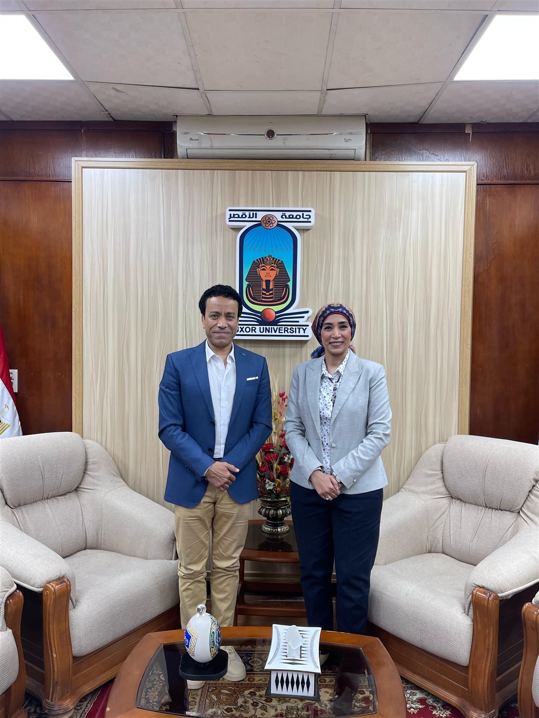 جامعة الأقصر تستقبل الفنان سامح حسين