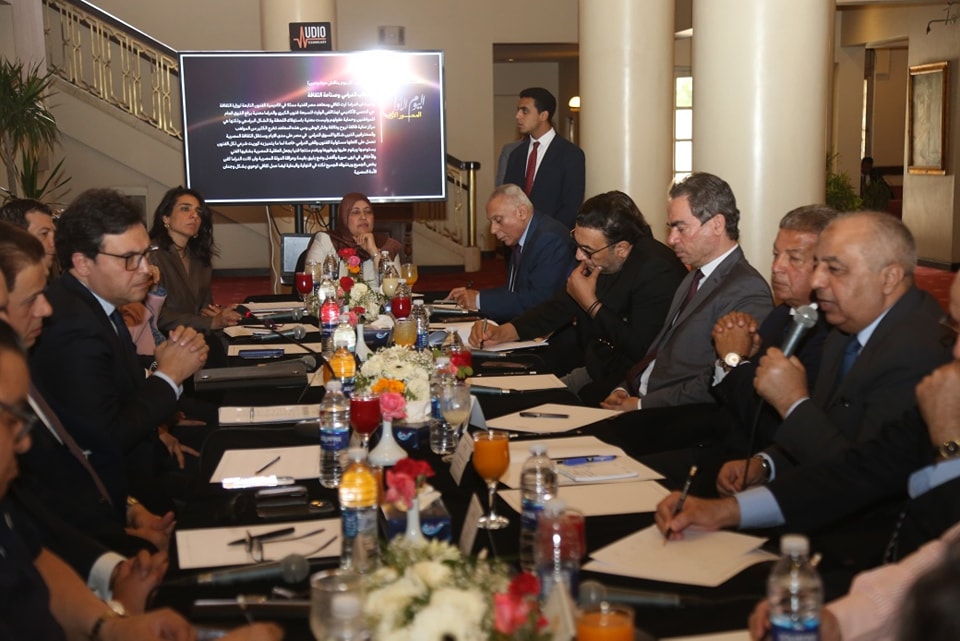 وزير الثقافة خلال اجتماع لجنة الدراما