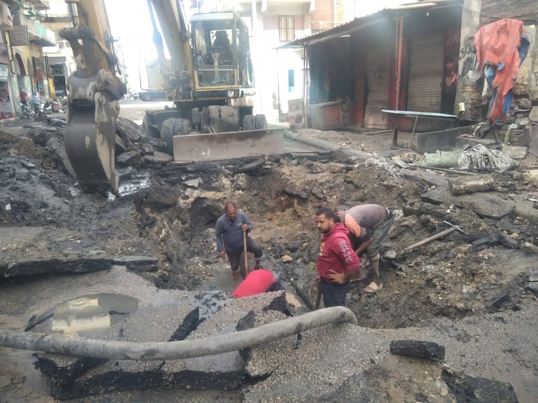 كسر ماسورة مياه وهبوط أرضي ببورسعيد 