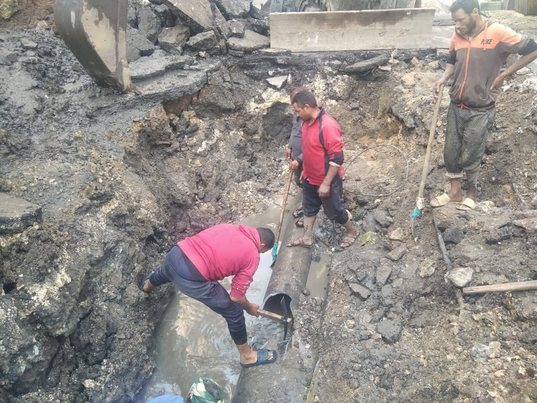 كسر ماسورة مياه وهبوط أرضي ببورسعيد 