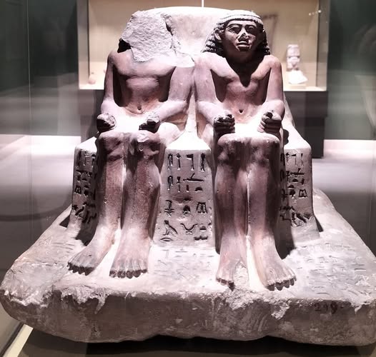 تمثال فريد لـ رئيس عمال من الدولة القديمة