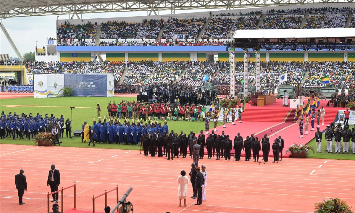 رئيس الوزراء يُشارك في حفل تنصيب الرئيس الجابوني بريس نجيما