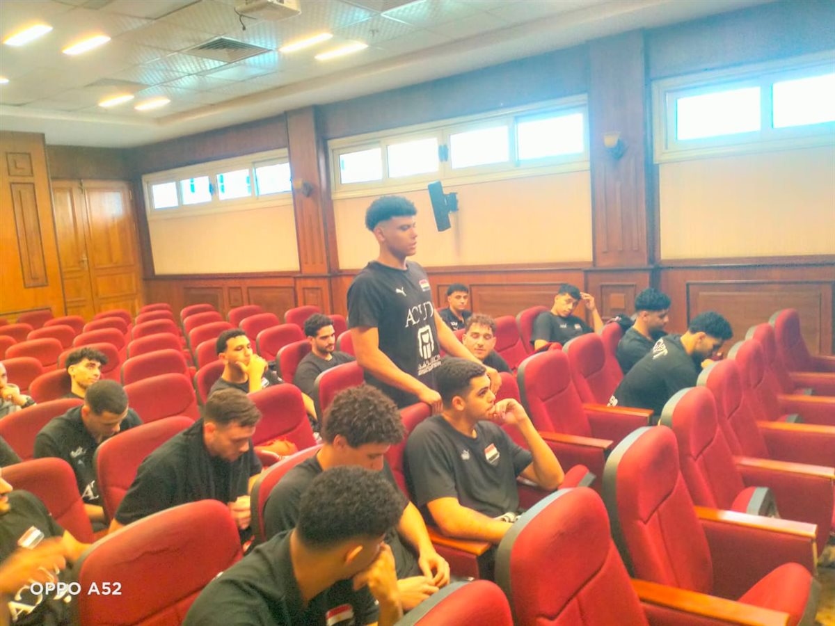 <strong>جلسة تحفيزية لمنتخب شباب اليد قبل المشاركة في كأس العرب بالكويت</strong>