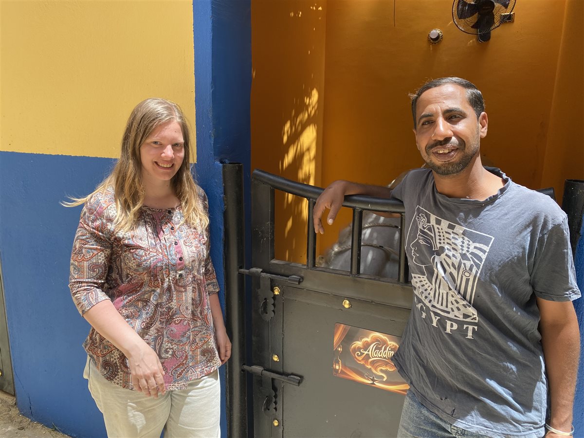 سائحة سويسرية تروج للسياحة في الاقصر