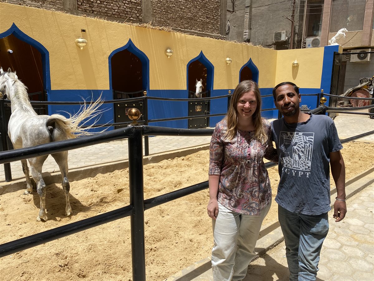 سائحة سويسرية تروج للسياحة في الاقصر