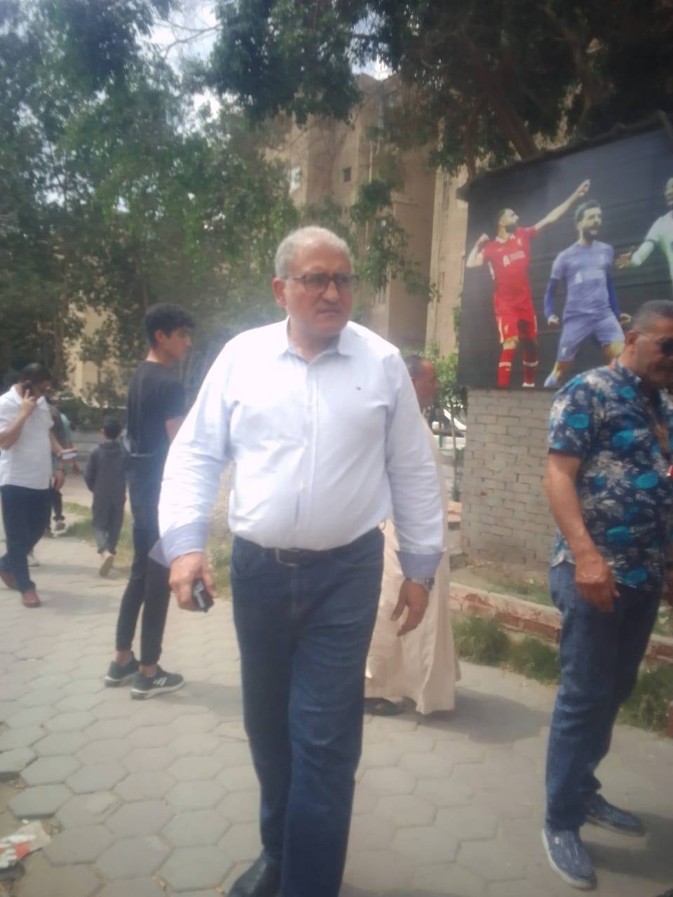 رئيس حي مدينة نصر يقود حملة مكبرة لإزالة التعديات من المحال المخالفة