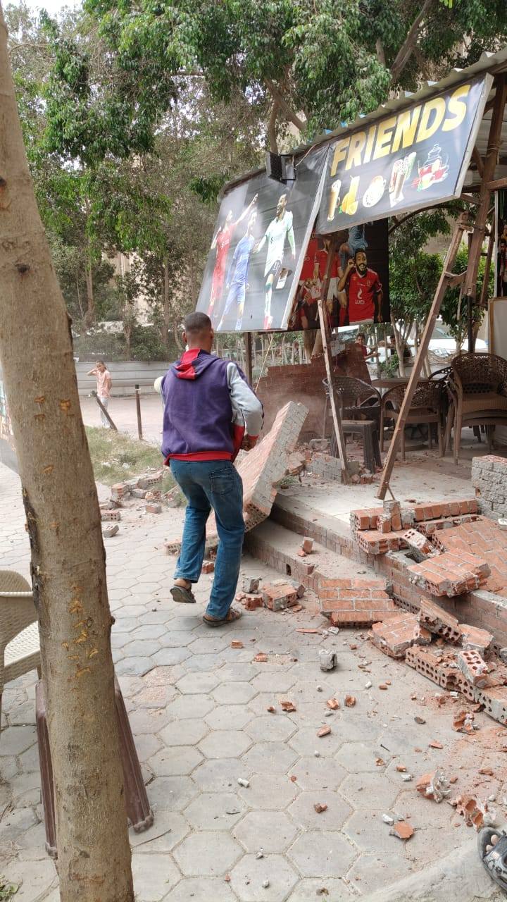 رئيس حي مدينة نصر يقود حملة مكبرة لإزالة التعديات من المحال المخالفة