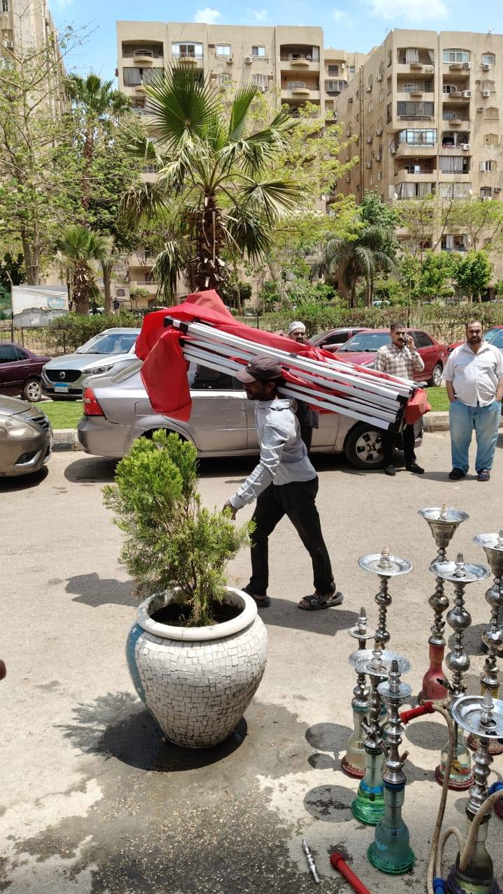 رئيس حي مدينة نصر يقود حملة مكبرة لإزالة التعديات من المحال المخالفة