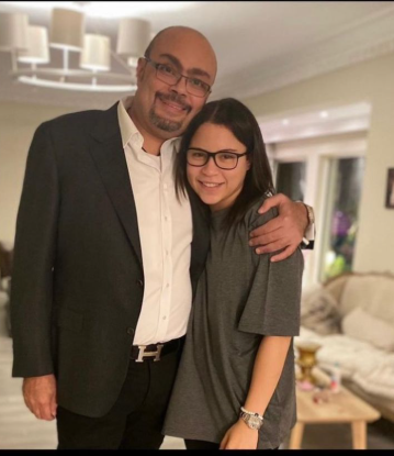 وليد مصطفى وابنته