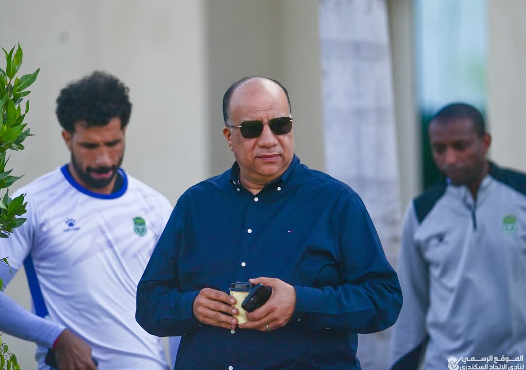 مصيلحي يؤازر الفريق قبل مباراة زد بالدوري الممتاز 