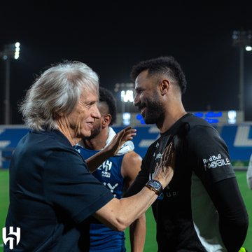 خيسوس يودع لاعبي الهلال 