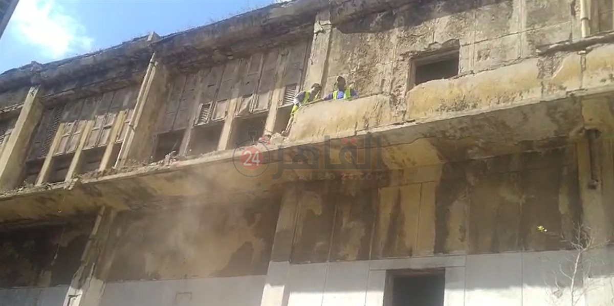 إزالة أجزاء من مبنى سينما ريكس بالمنشية لخطورتها على المواطنين بتوجيه من محافظ الإسكندرية
