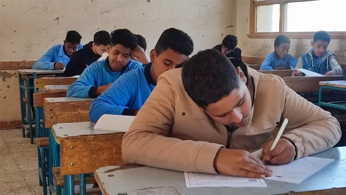 طلاب  الصف الثالث الإعدادي