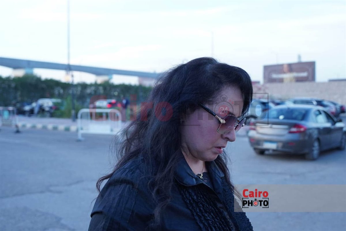 بدء عزاء الدكتور وليد مصطفى رئيس مجلس أمناء القاهرة 24 بشرطة زايد.. وعمرو الفقي وإسماعيل فرغلي أول الحاضرين