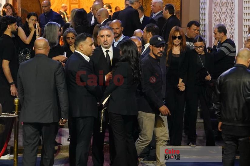 مشاهير الفن والإعلام في عزاء الدكتور وليد مصطفى رئيس مجلس أمناء القاهرة 24 بمسجد الشرطة بالشيخ زايد