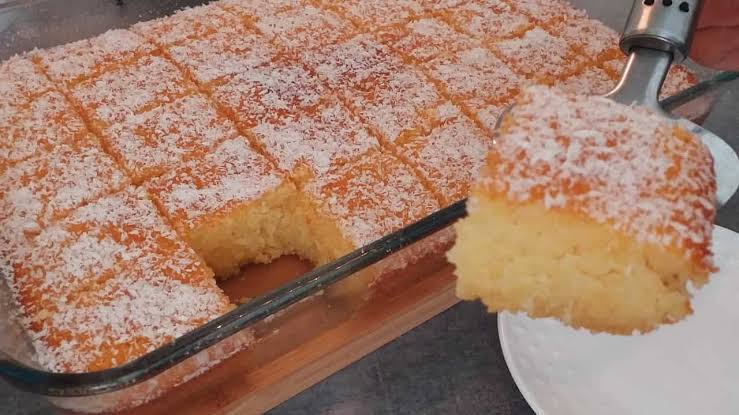 طريقة عمل كيكة البسبوسة بالزبادي الهشة