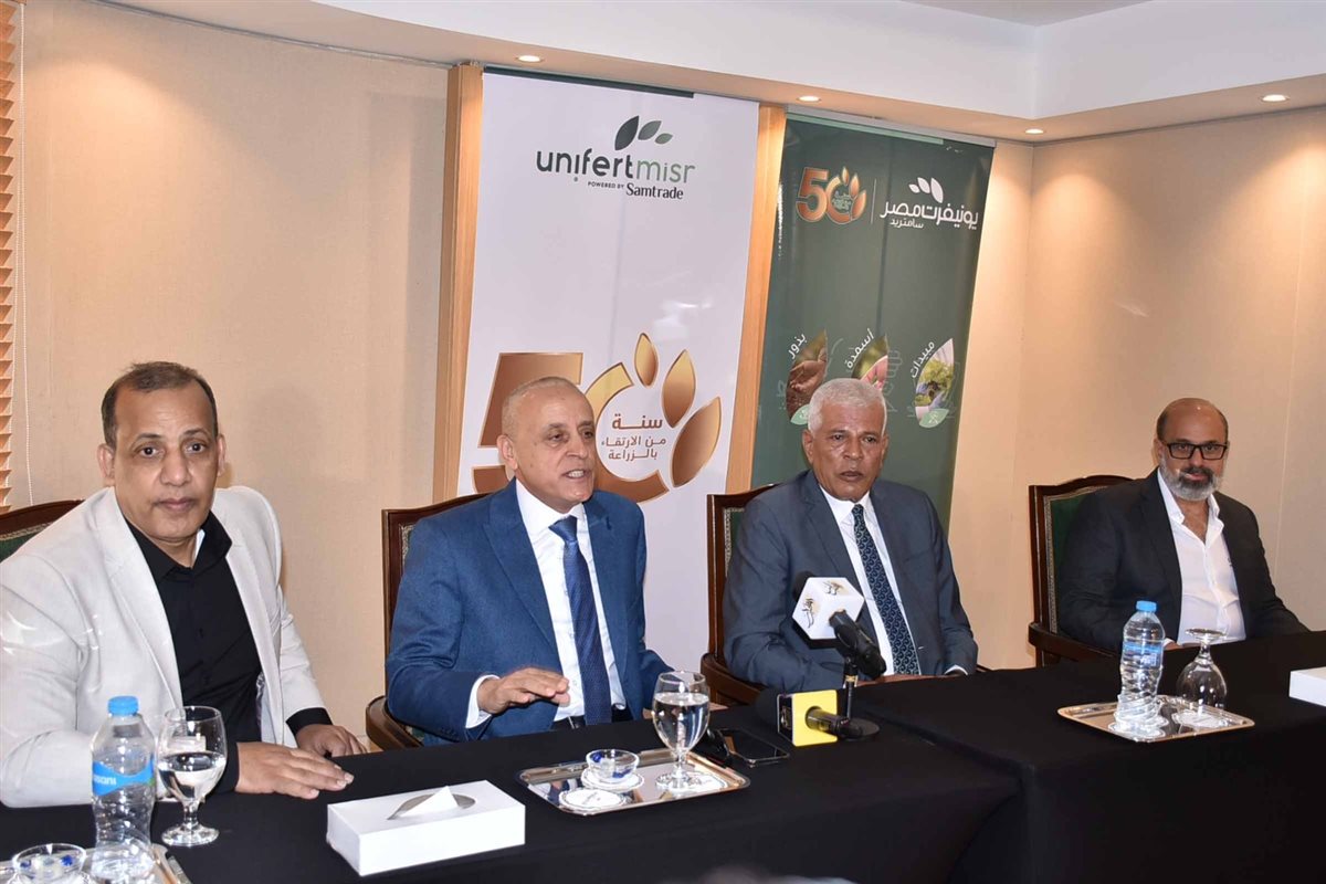 محافظ الأقصر يستعرض احدث تقنيات الزراعة 