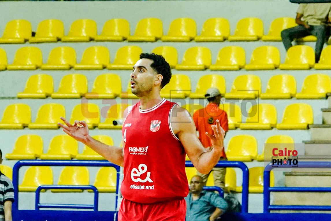 من لقاء الأهلي وسبورتنج لكرة السلة 