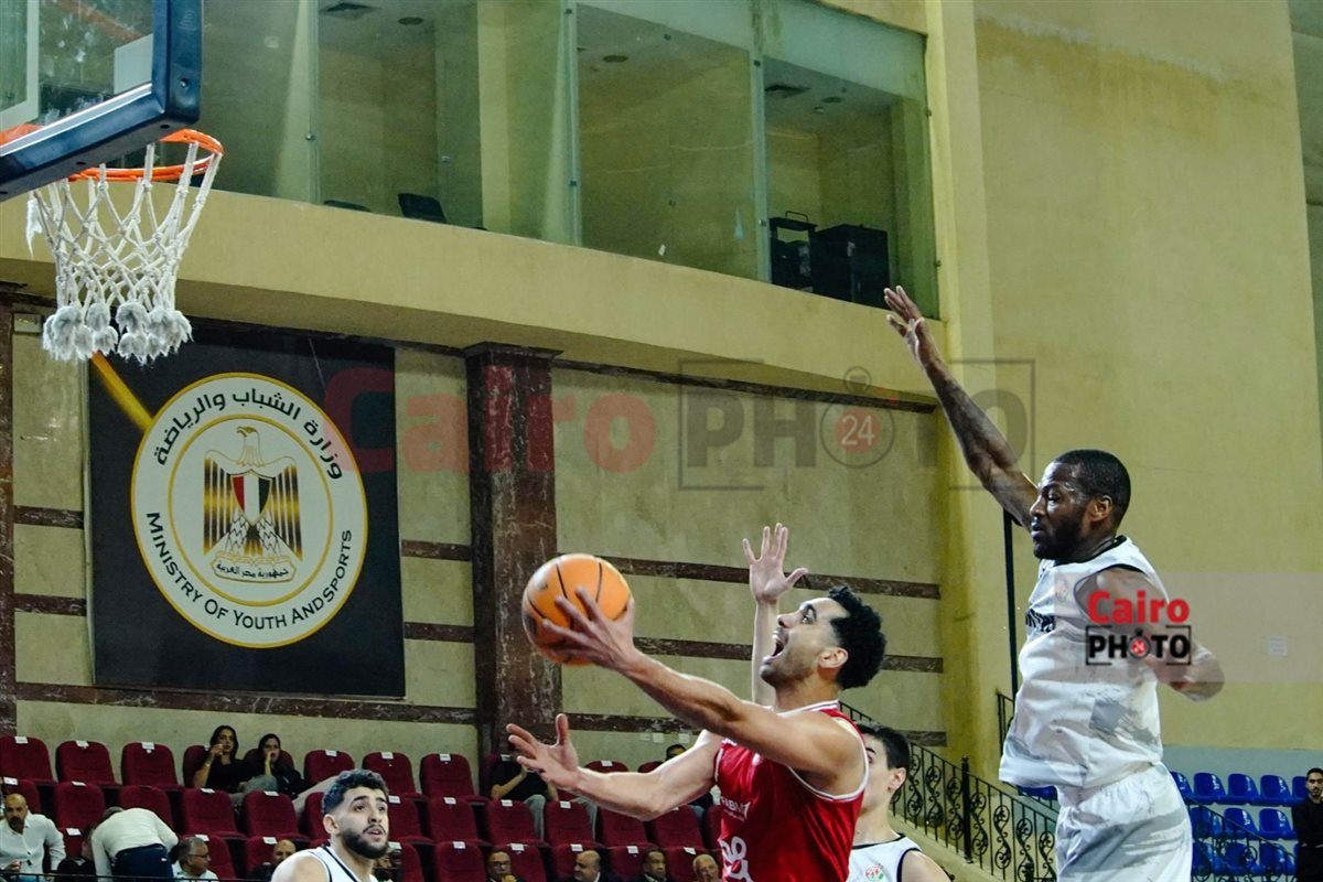 من لقاء الأهلي وسبورتنج لكرة السلة 