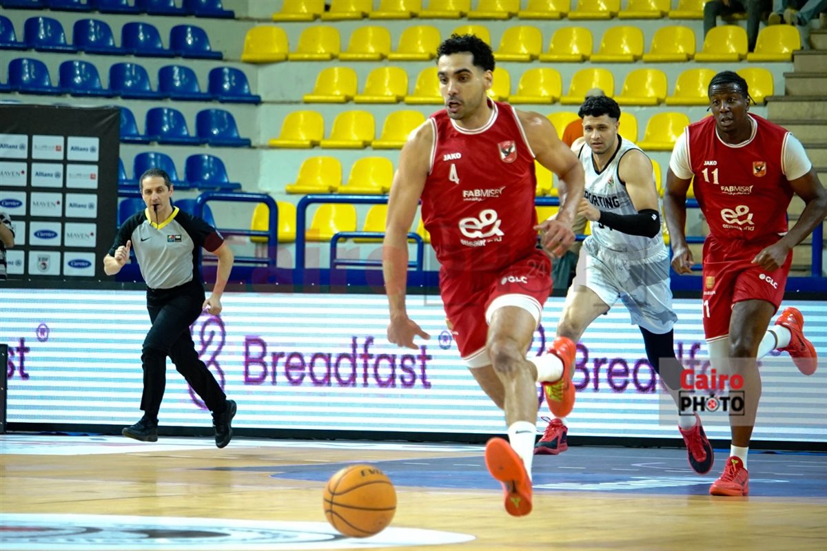 من لقاء الأهلي وسبورتنج لكرة السلة 