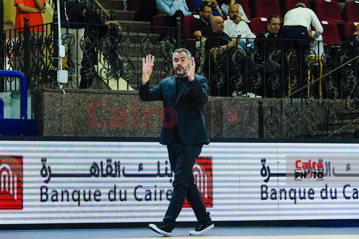 من لقاء الأهلي وسبورتنج لكرة السلة 