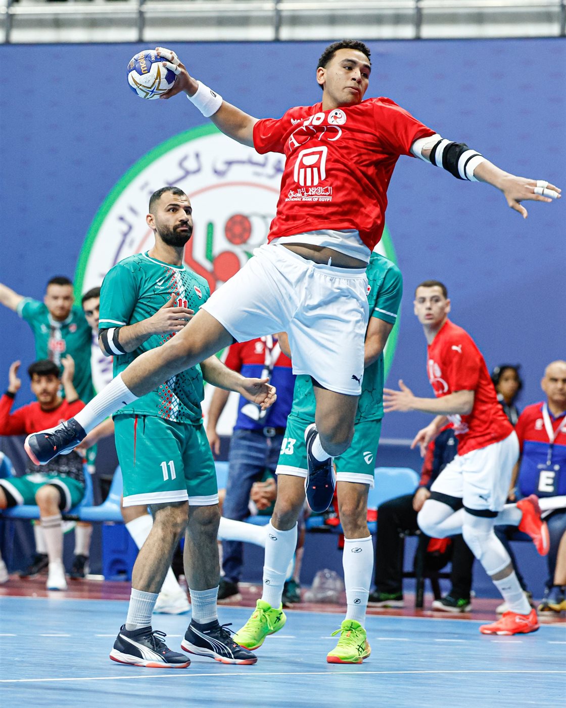 شباب اليد يهزم العراق في افتتاح مبارياته بالبطولة العربية بالكويت