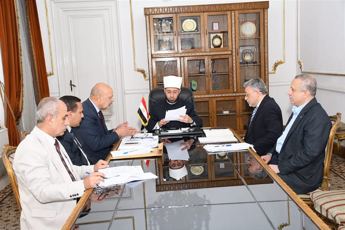 وزير الأوقاف: الوزارة تعمل على تطوير أداء هيئة الأوقاف من خلال التخطيط المحكم والحوكمة الرشيدة