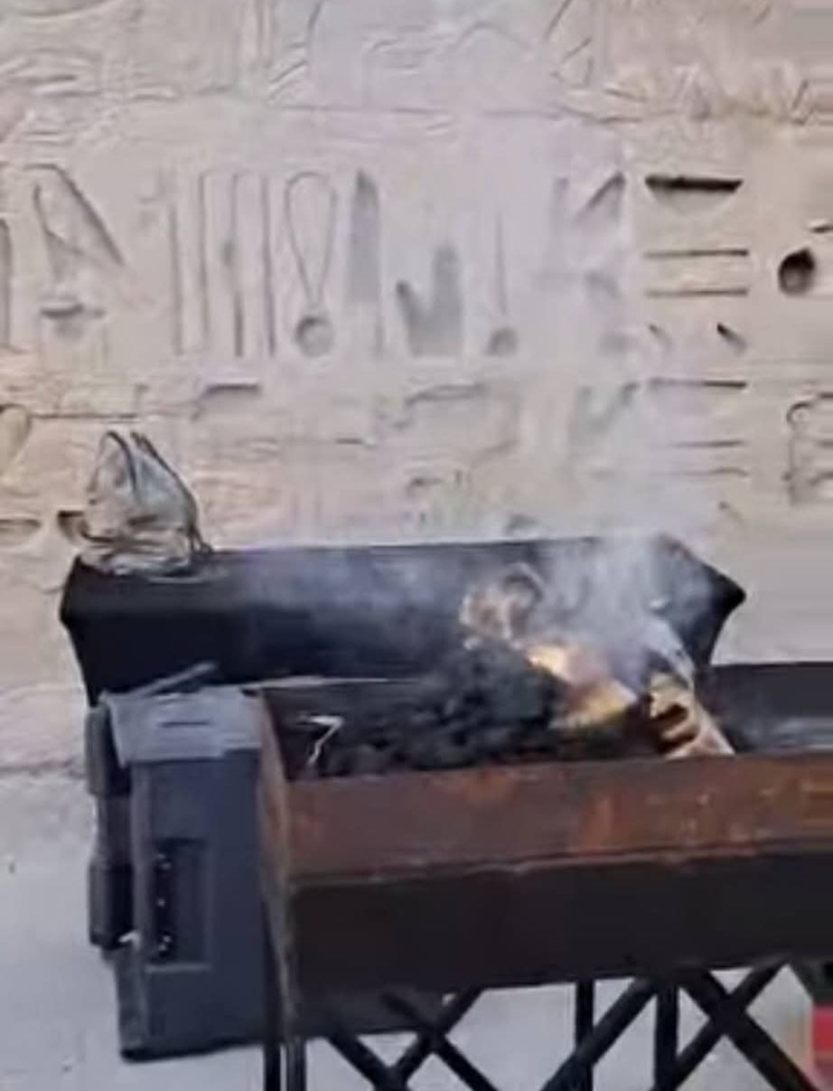 الصور المتداولة لشوي الطعام 