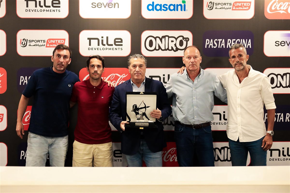 جوزيه بيسيرو وجهازه المعاون 