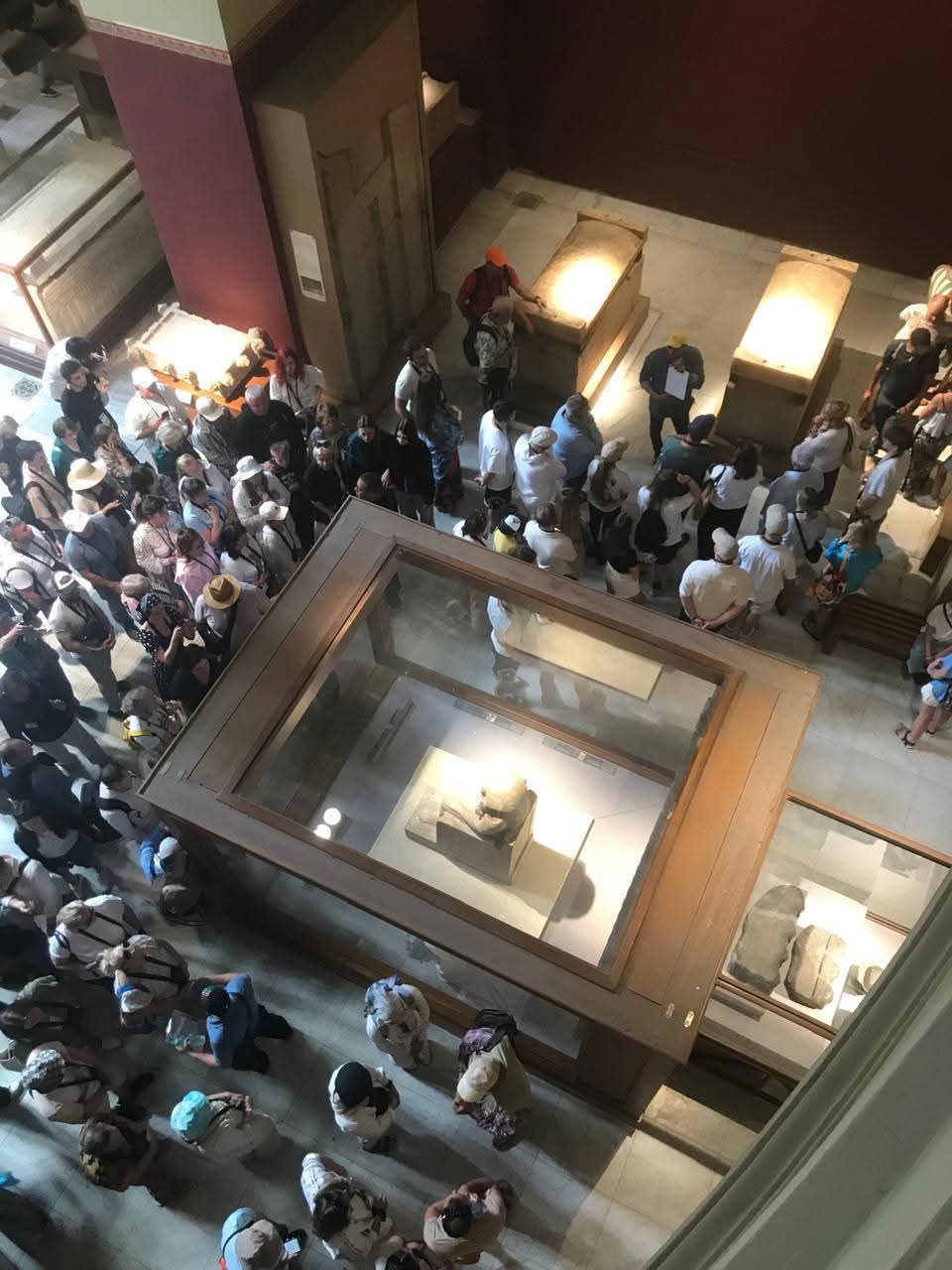 جانب من إقبال السائحين على المتحف المصري بالتحرير