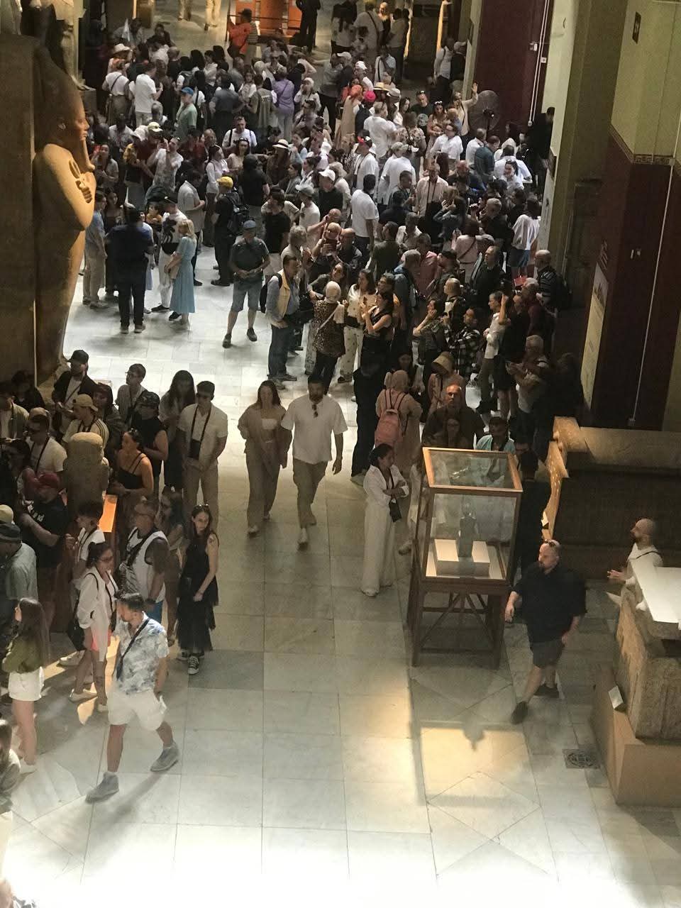 جانب من إقبال السائحين على المتحف المصري بالتحرير