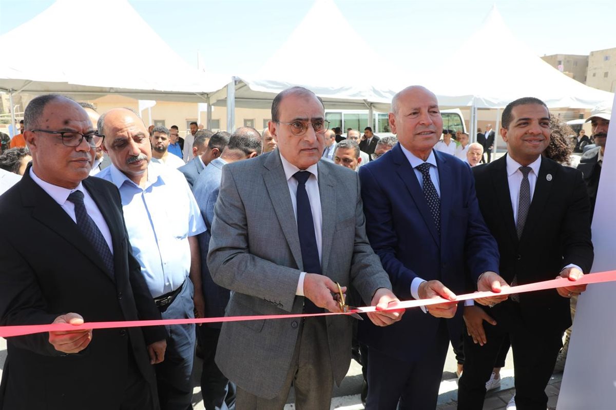 محافظ القاهرة يفتتح سوقيين حضاريين بحي المقطم