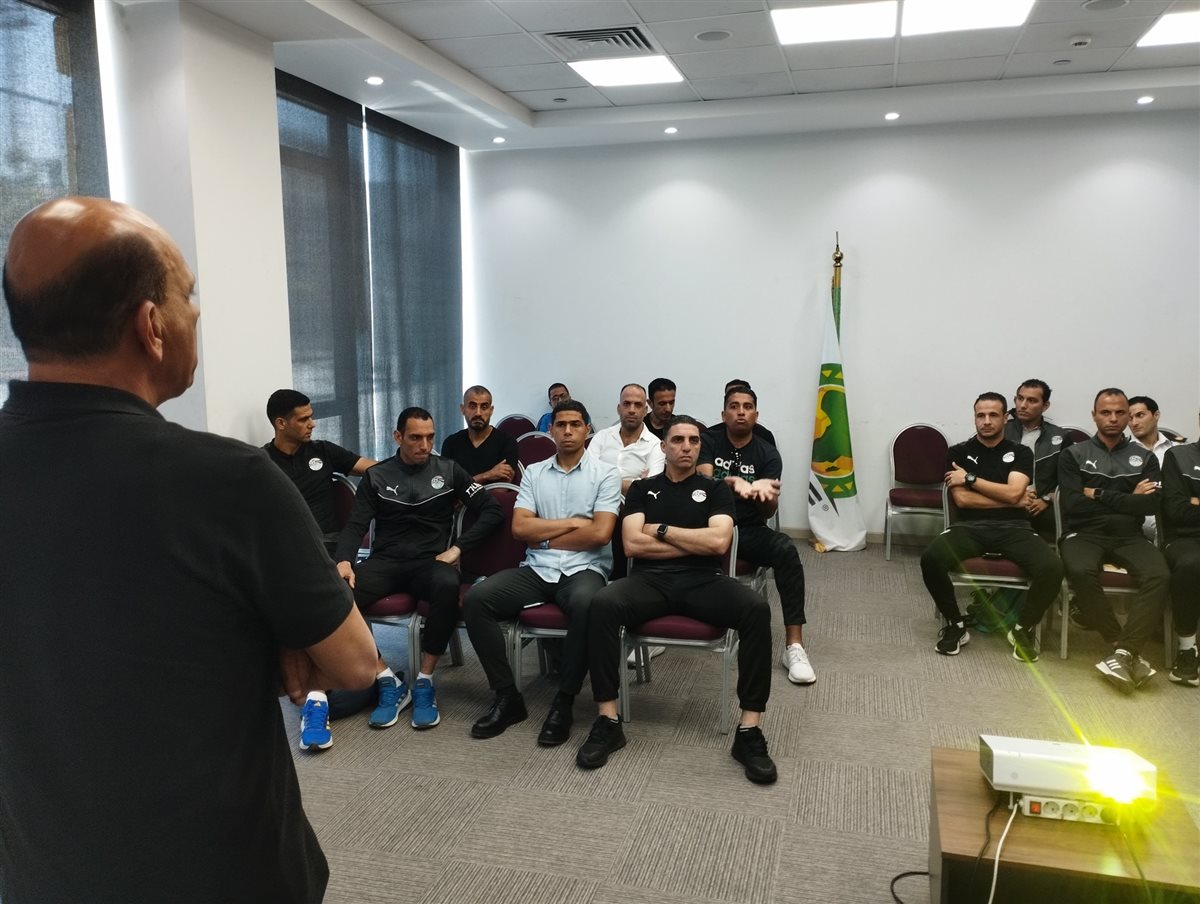 اجتماع حكام الـ VAR