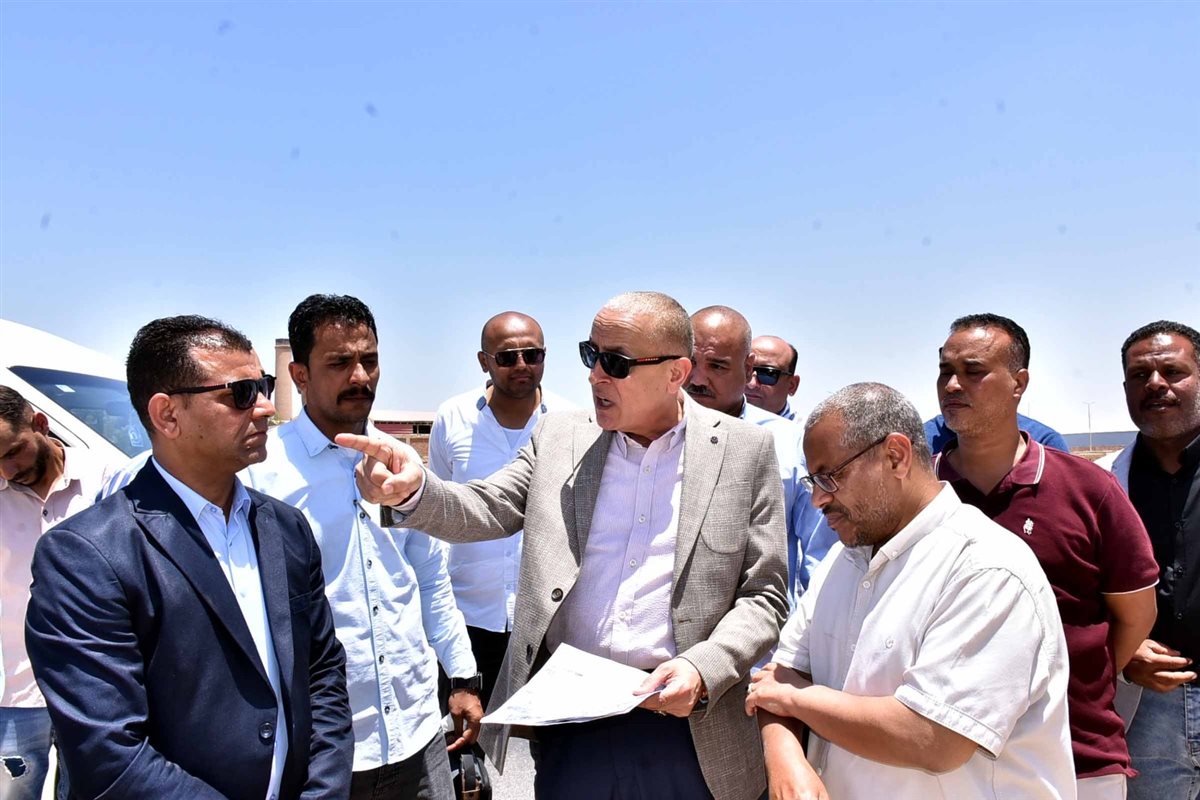 محافظ الأقصر في جولة بالبياضية